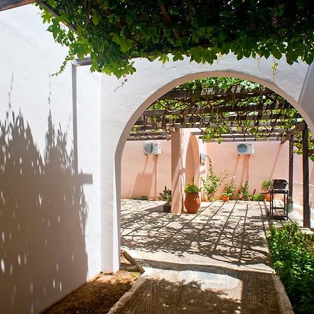 Dolphin Apartments Frangokastello Exterior foto