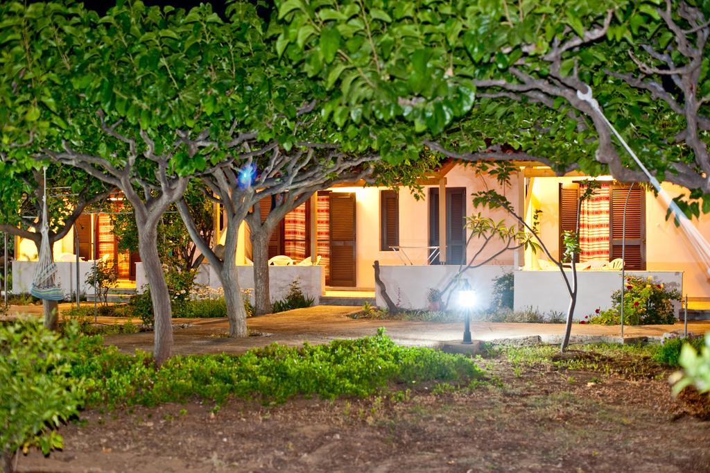 Dolphin Apartments Frangokastello Exterior foto